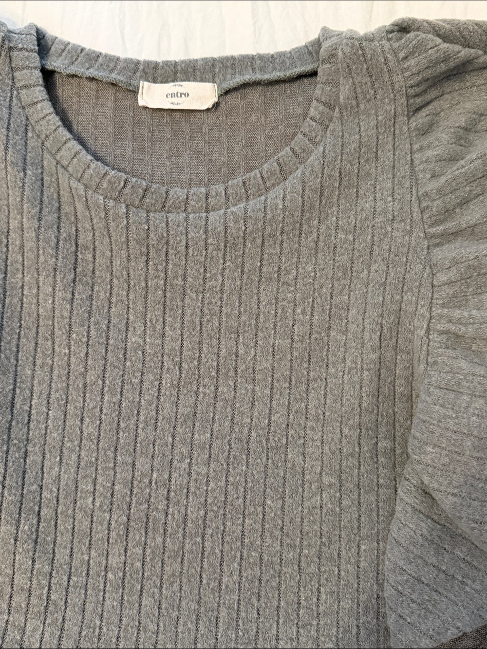 entro Green Ruffle Sleeve Ribbed Sweater Top - Picture 2 of 2